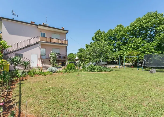 Gorgeous Apartment In Umag With Wifi